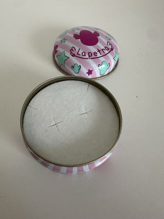 Caixa de metal - La petra