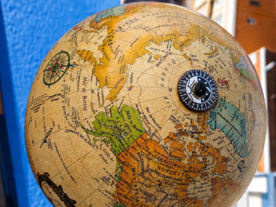 Vendo Globo Histórico Iluminado original Scan-Globe A/S, Dinamarca, datado de 1980.
