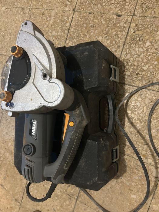 Maquina para abrir roços de dois discos