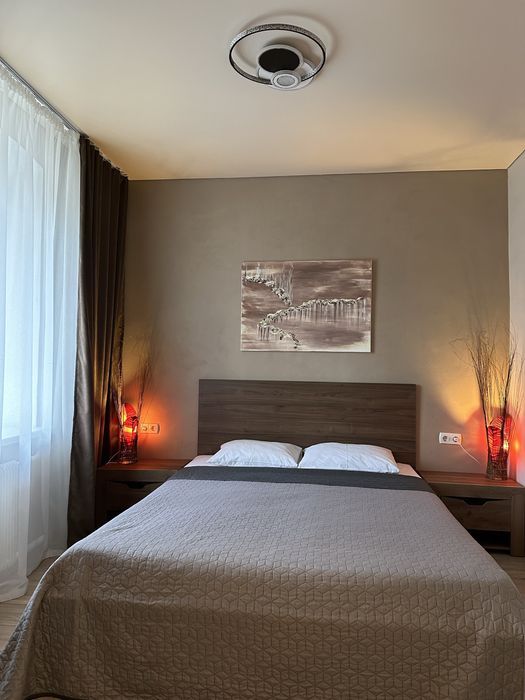 Міні-студія  для 2-х. Центр. ХНУВС. Ціна за добу. Світло завжди.