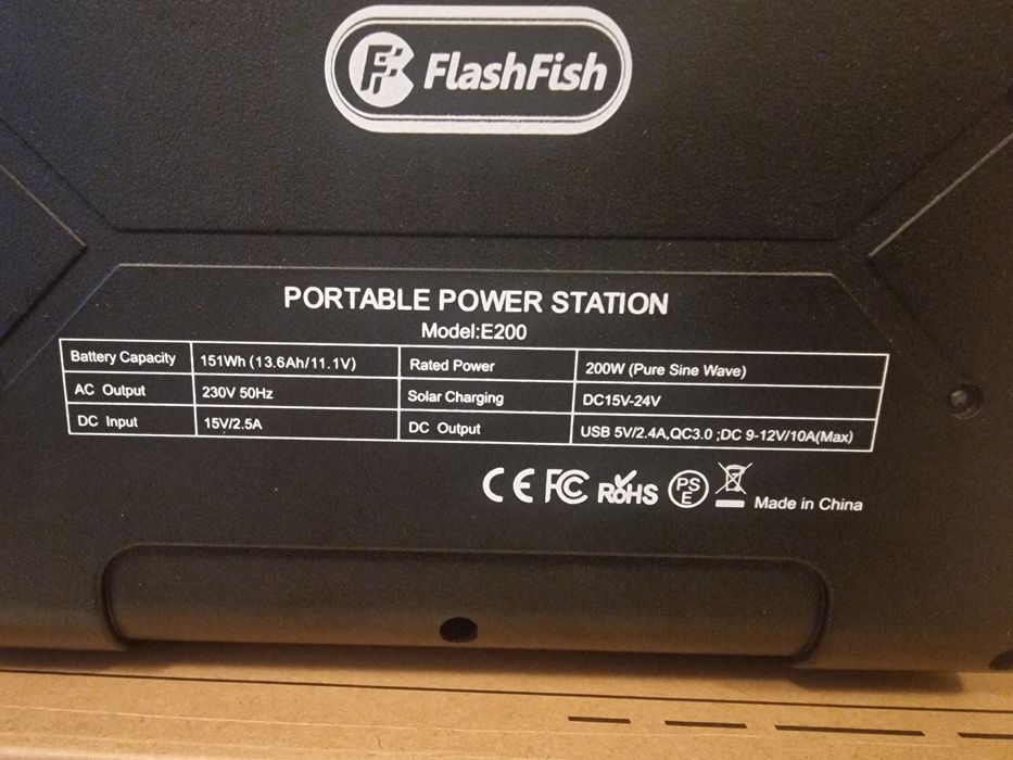 Powerbank Flashfish E200 z panelem solarnym 60W