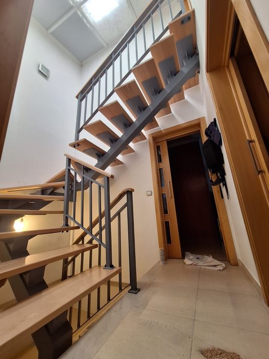 Fabrico de escadas em metal e madeira personalizadas para cada espaço