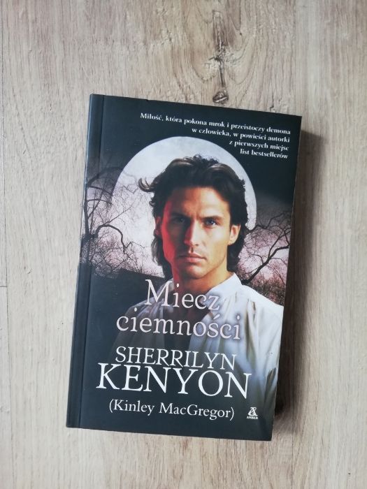 Miecz ciemności- Sherrilyn Kenyon