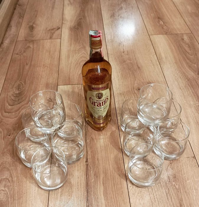 Szklanki do whisky i burbona oraz do deserów.