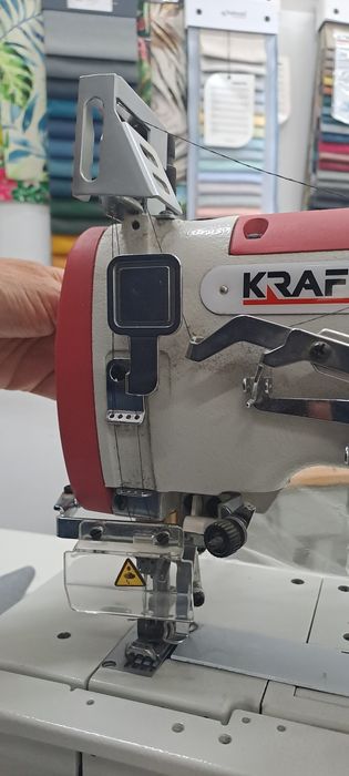 Overlock przemysłowy KRAFT KF858D-01CBX356 4/5-nitkowy + stół i silnik Servo