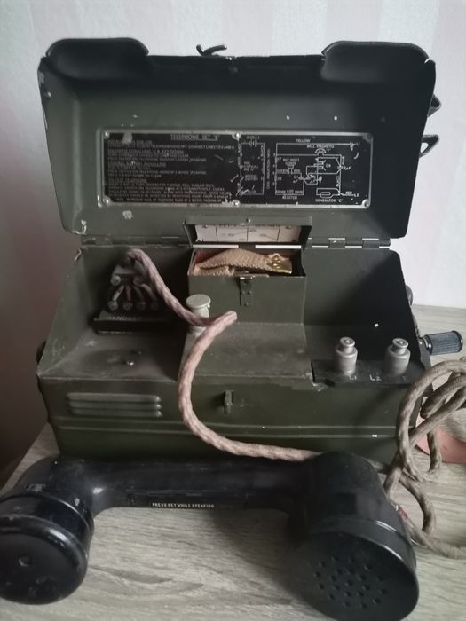 Telefon polowy SET L - Signal Corps - II WŚ NORMANDIA
