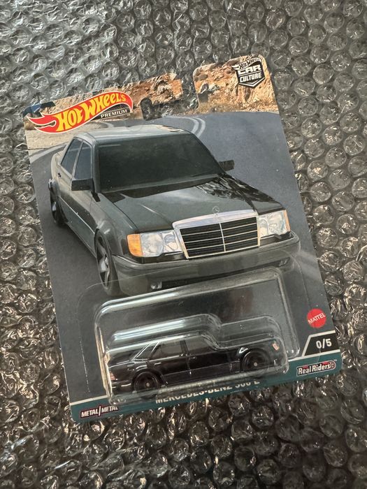 Hot Wheels Premium Car Culture Mercedes-Benz 500 E (Chase / STH) E500