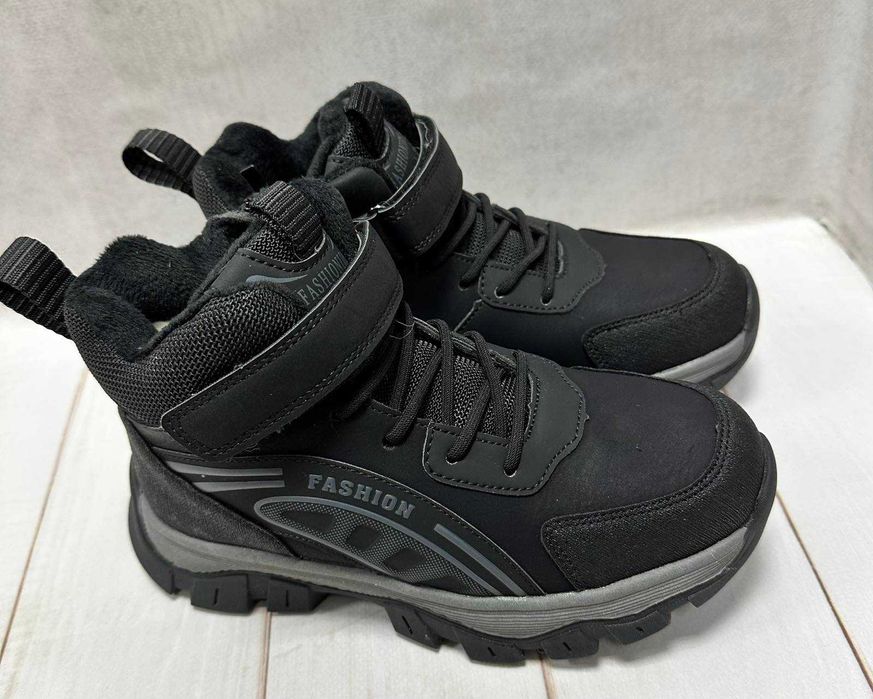 Зимові дитячі кросівки для хлопчика  на овчині  Lilin 34-37 чорні