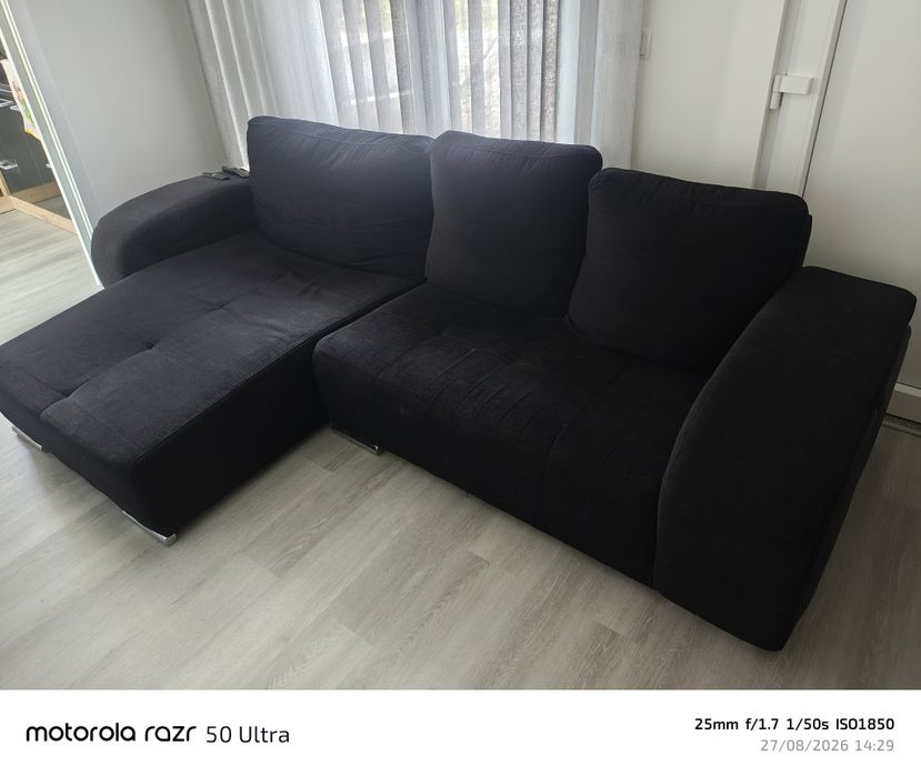 Sofá com chaise-puffs