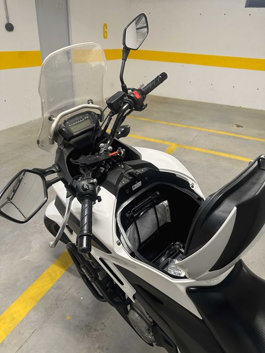 Honda NC700X com malas