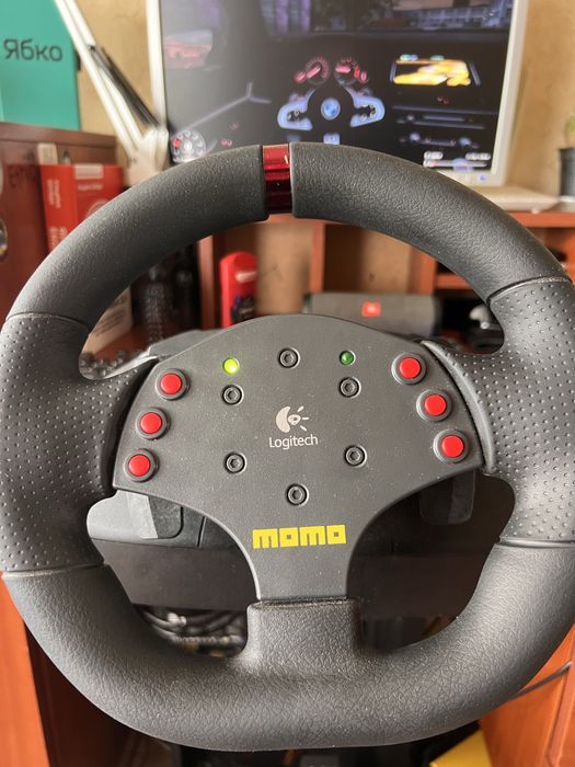 Logitech MOMO Racing 900
