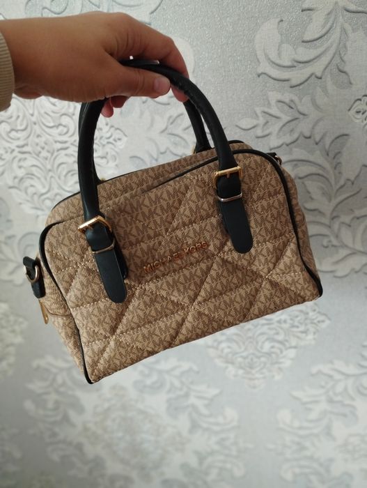 Продам сумочку від Michael kors