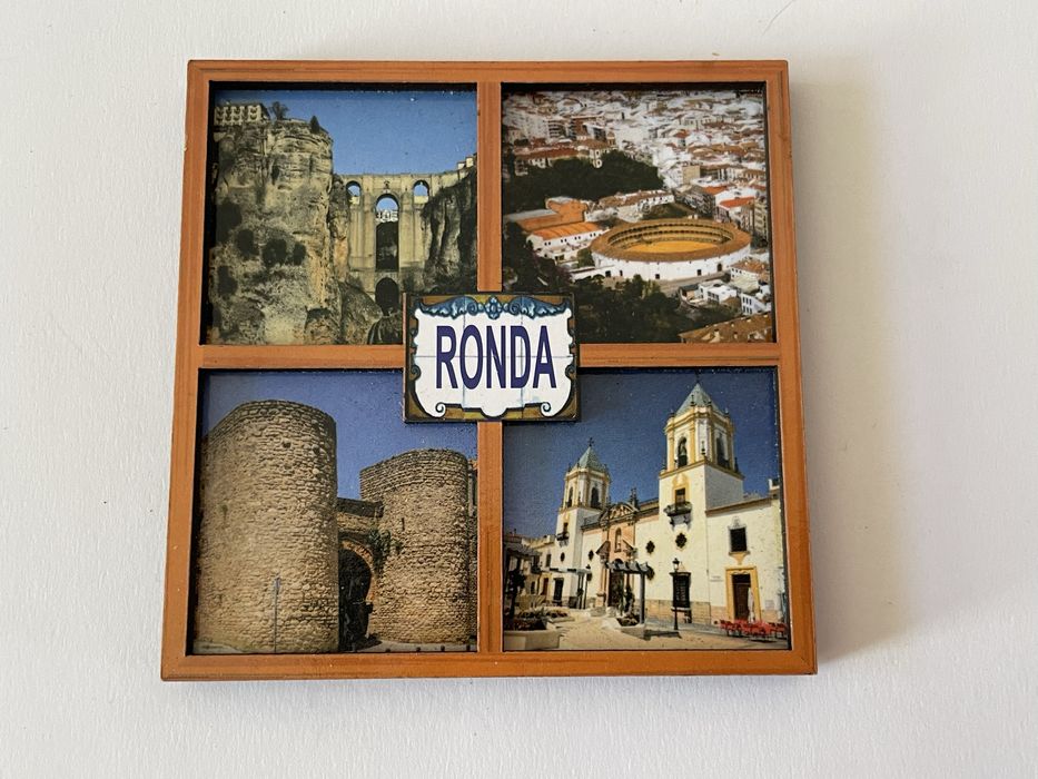 Magnes na lodowke Ronda Malaga Andaluzja Hiszpania