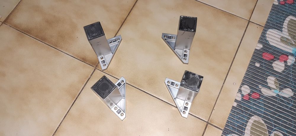 4 Pés para móveis