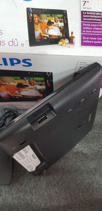 Цифровая фоторамка Philips SPF2017/10