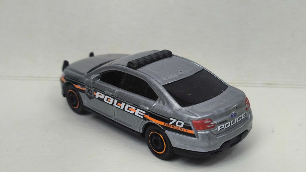 Машинка Ford Police Interceptor Matchbox