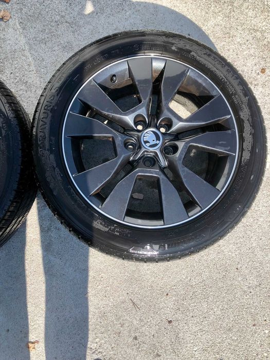 Koła, felgi crystal black Skoda 225/50 R17 Y XL (17 cali)