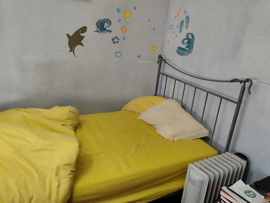 Cama de solteiro em ferro + colchão
