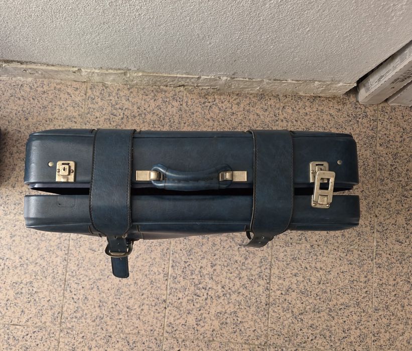 Malas Antigas para pequeno restauro  ver nas fotos