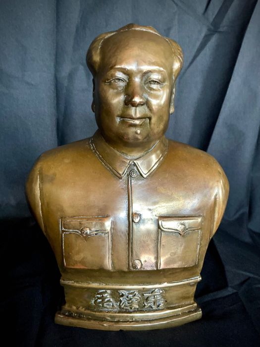 Busto em bronze de Mao Tse Tung