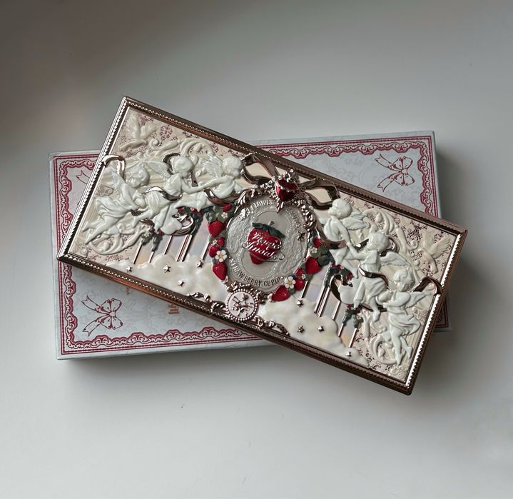 Палетка Flower Knows Strawberry Cupid Collection