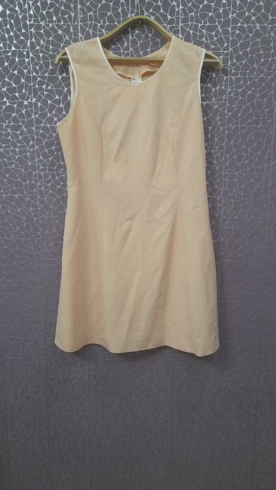 Продам женские платья