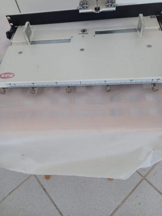Furador profissional SPC Filepecker IX - até 300 folhas  manual