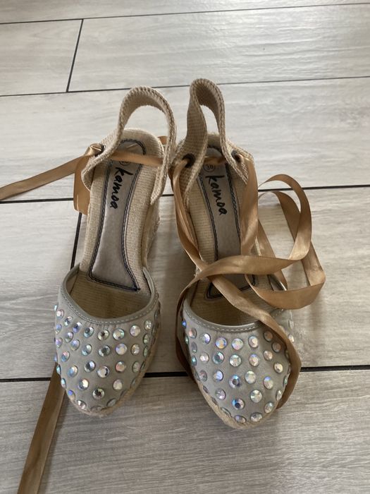 Espadryle , buty letnie na koturnie z kamyczkami 38