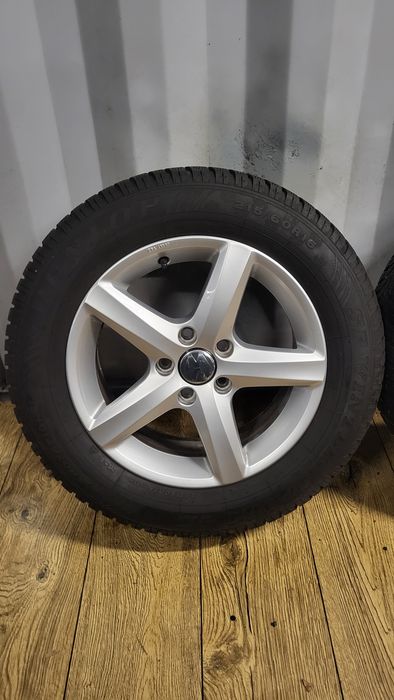 Felgi VW 16" 5x112 z oponami 215/60 R16 Passat B8 B7 CC Superb