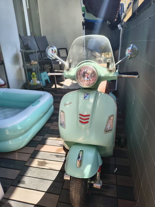 Licencjonowany motorek / skuter MILLY MALLY Vespa GTS Super kolor miętowy