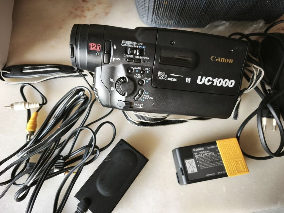 Old 8mm Video Camera64354205088643122