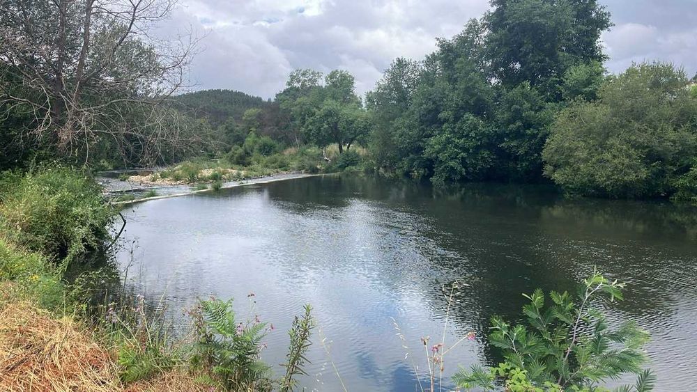 Terreno para construção junto ao Rio Ceira