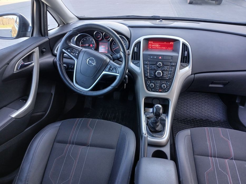 Opel Astra J combi 1.4 turbo benzyna