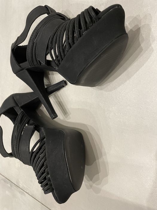 Sandałki zamszowe na platformie Jennifer & Jennifer roz 37