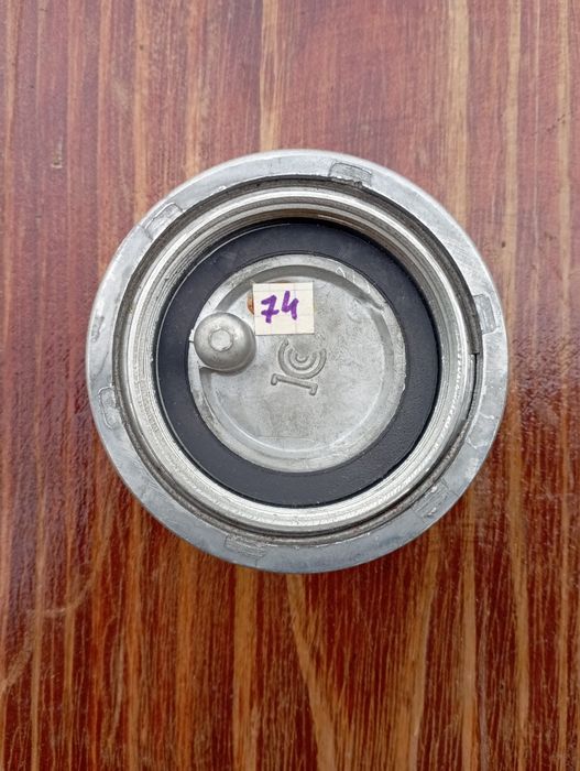 Продам крышку бензобака