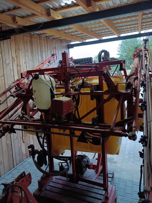 Opryskiwacz M.BEYNE 1200 l. / 24m.
