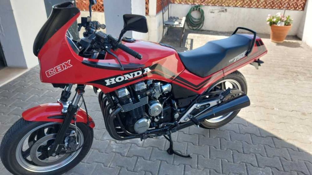 HONDA CBX 750 F - 1987 - contacto 916937359