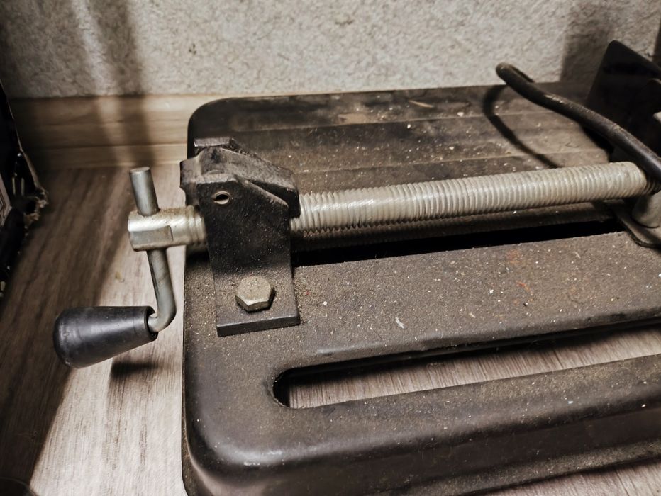 Металоріз для порізки металу