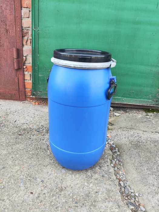 Бочка з пластику