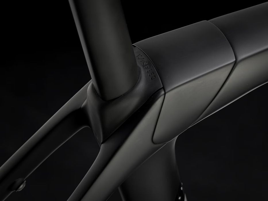 Trek Domane sl5 105 12spd czarny