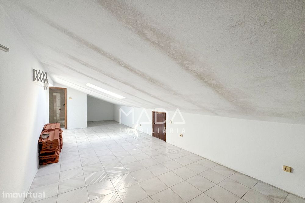 Apartamento T2+1 (último piso) c/sótão no centro histórico de Braga
