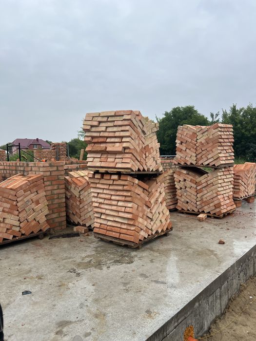 Цегла будівельна