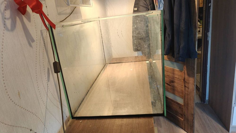 Sprzedam akwarium 250l