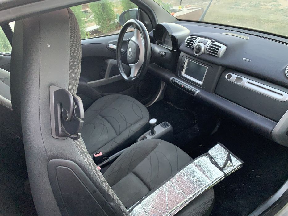 Vendo smart fortwo 2013 exclusivamente para pecas , vendo inteiro atencao carro vai sem documento so para pecas