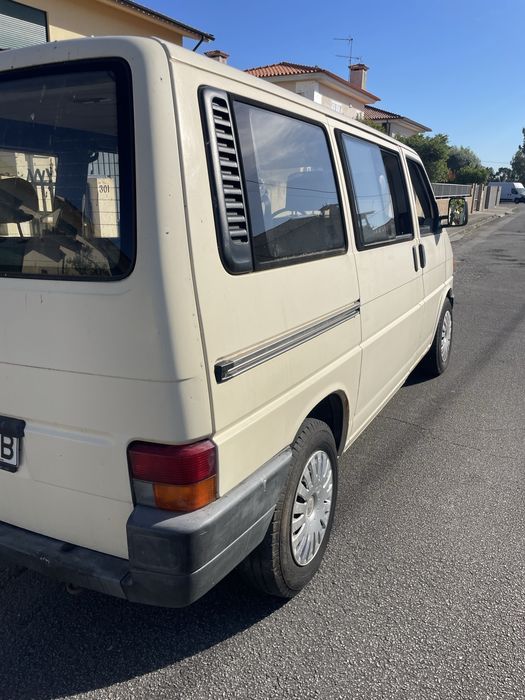 VW T4 Caravelle 9 Lugares | Duas Portas Laterais