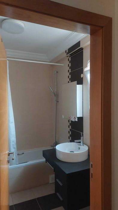 Quarto Mobilado c/ cama de casal e WC – FARO | 650€/MÊS