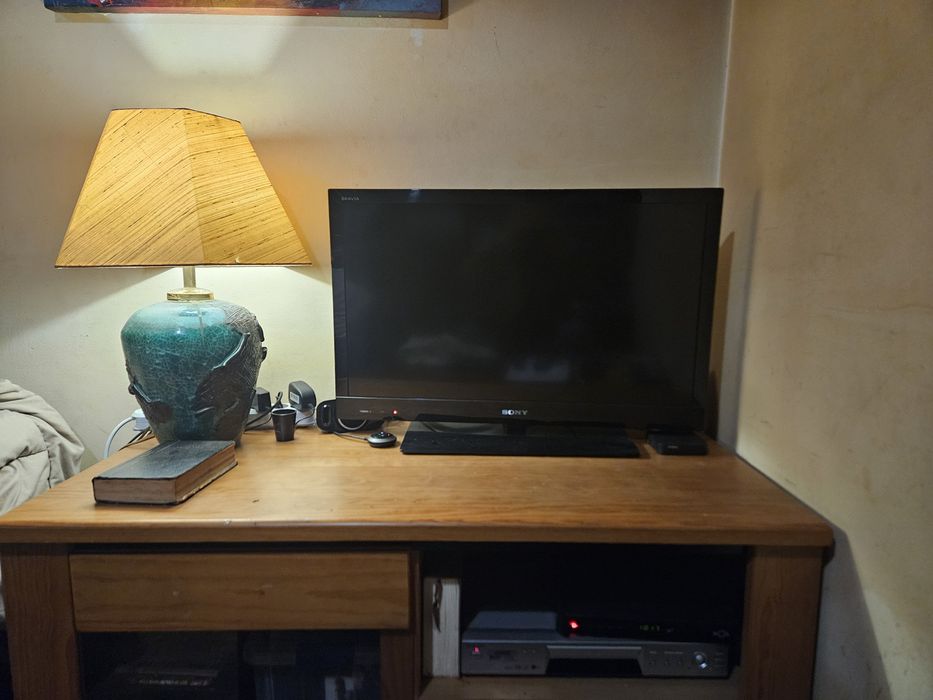 Tv led 32 polegadas Sony bravia .funciona impecável .bem estimada .