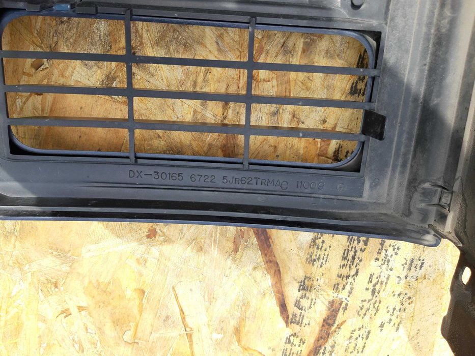 Grill atrapa Jeep Commander oryginał