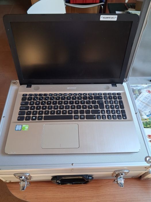 Portátil ASUS X541UV i7 | 8GB RAM | 1TB | NVIDIA GeForce 920MX
