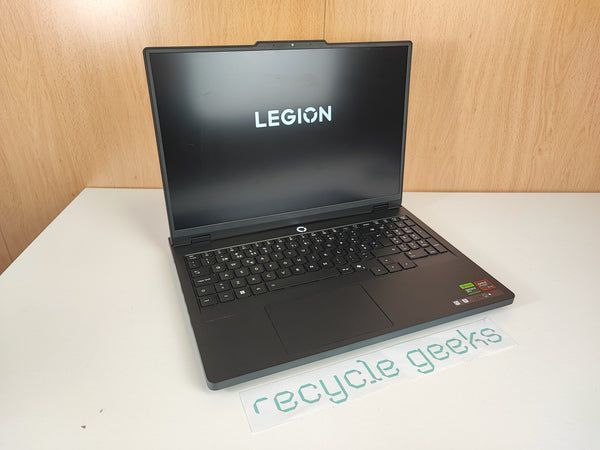 Gaming Legion Pro 5 Ryzen 9 8945HX 32GB Ram 1TB NVMe Nvidia 5070